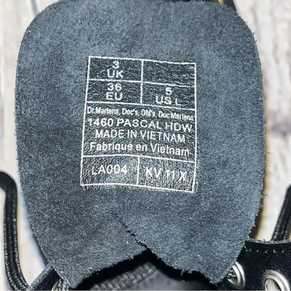 NWT Dr. Martens 1460 Pascal Hardware Studded Leather Boots - Picture 7 of 13